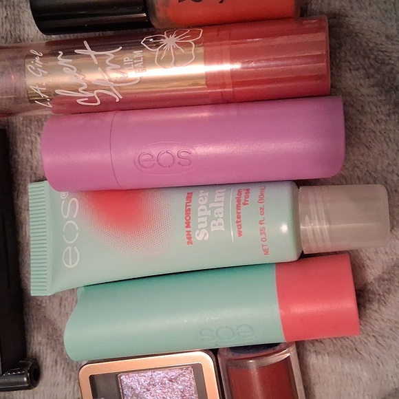 Makeup Lot - Picture 7 of 12